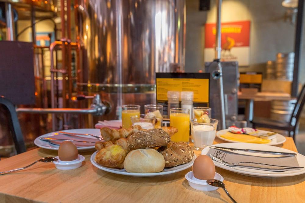 Leonardo Hotel Almere City Center Bagian luar foto