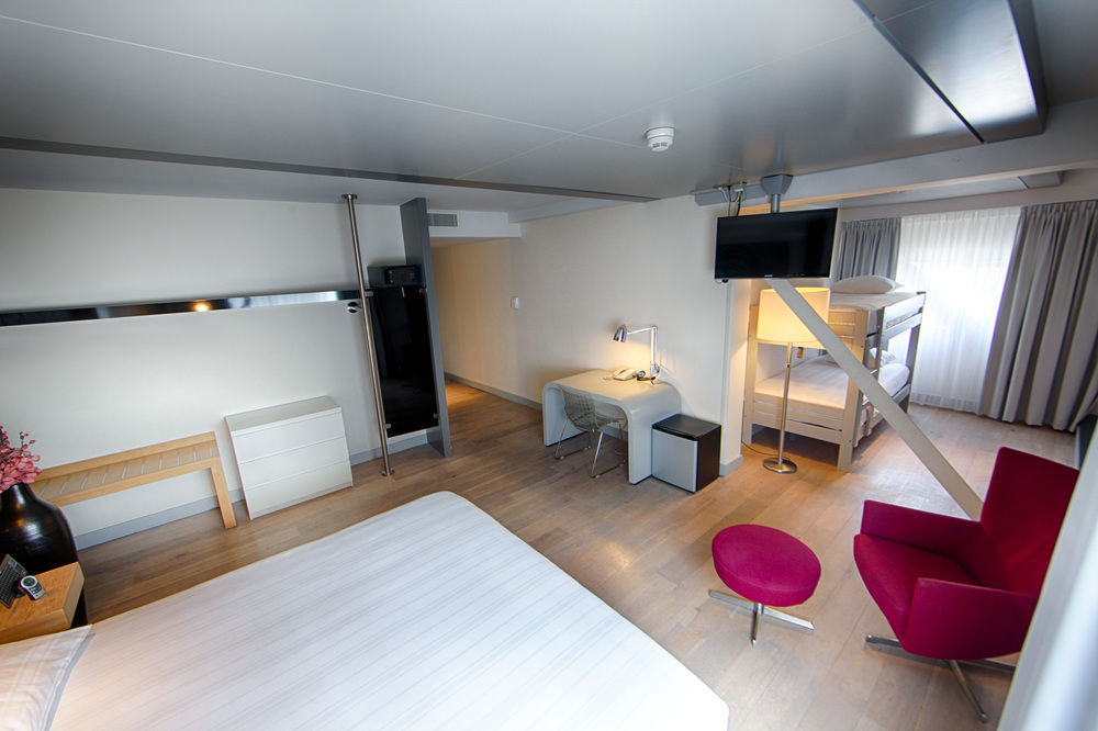 Leonardo Hotel Almere City Center Bagian luar foto